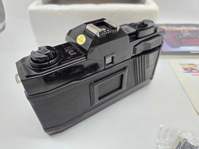 Nishika N8000 35mm 3D Quadrascopic Film Camera - photo 4