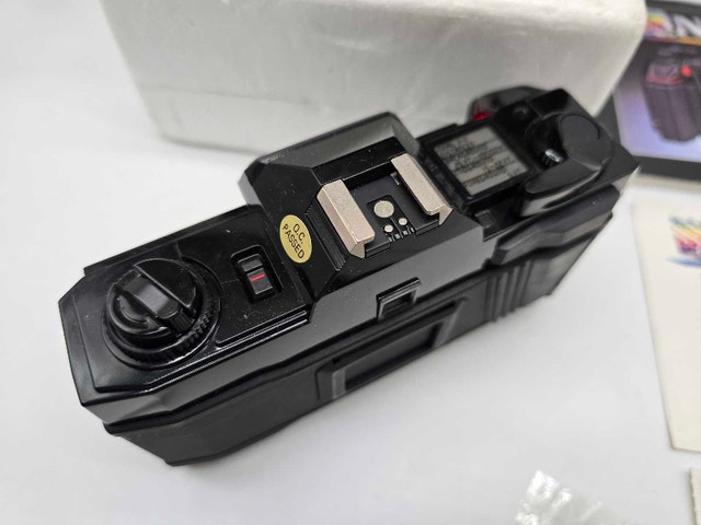 Nishika N8000 35mm 3D Quadrascopic Film Camera - photo 5