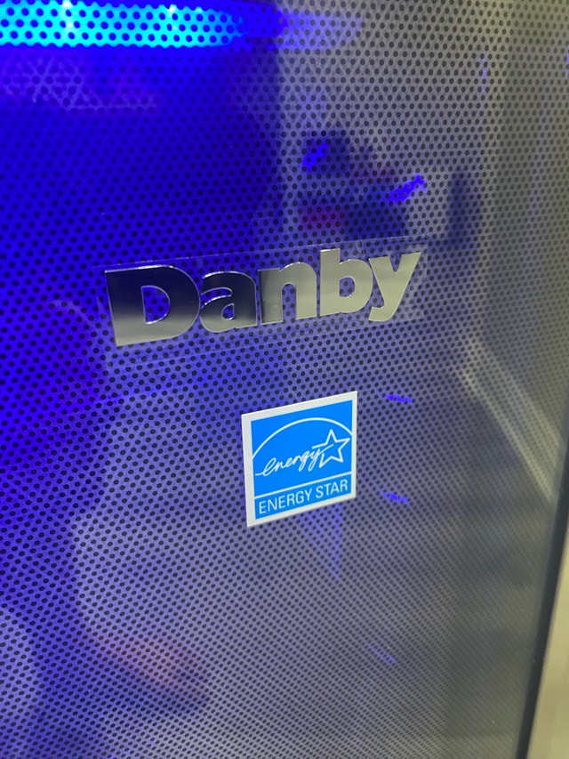 Danby 3.1 cu. ft. Free-Standing Fridge in Stainless Steel - photo 5