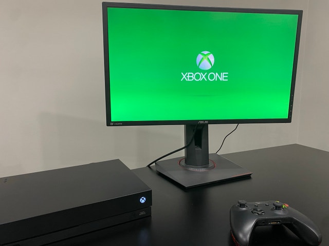 Xbox one x 1TB console + controller - photo 4