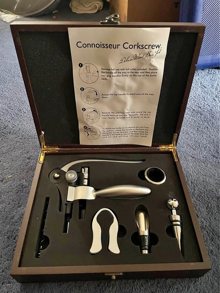 Connoisseur Corkscrew Deluxe Wood Box Set / Case