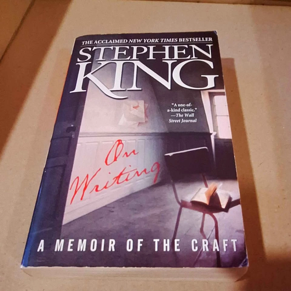 Stephen King - On Writing - memoir and writing tips book - photo 2
