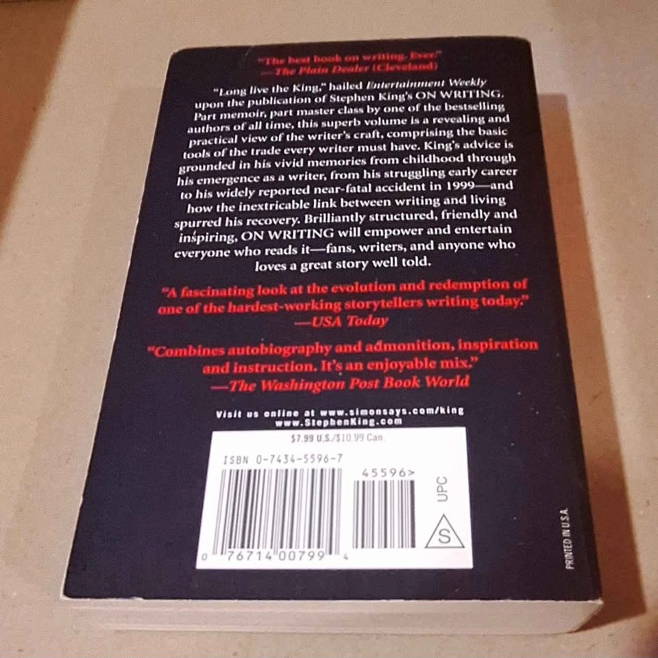 Stephen King - On Writing - memoir and writing tips book - photo 3