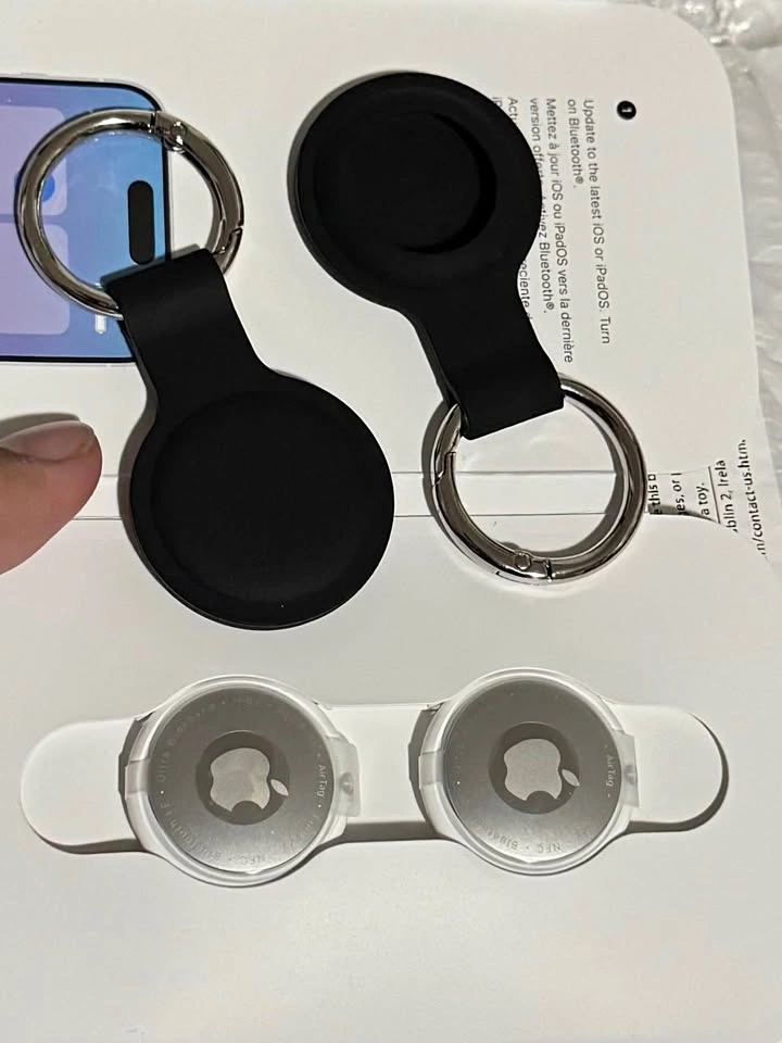 New Apple AirTag 2-pack with keychain holders
