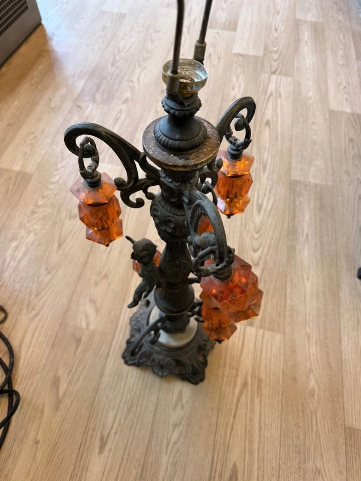 Extremely rare Accurate Castings cherubim lamp base (no shade) - photo 2