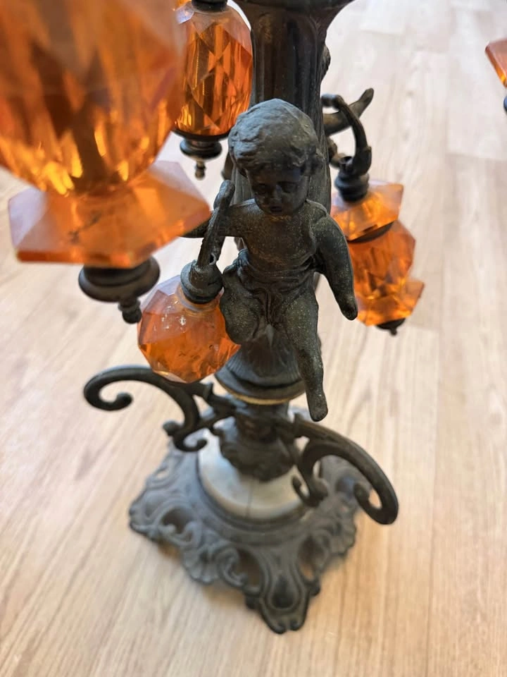 Extremely rare Accurate Castings cherubim lamp base (no shade) - photo 3