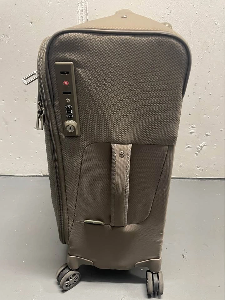 Samsonite B-Lite carry-on suitcase - photo 2