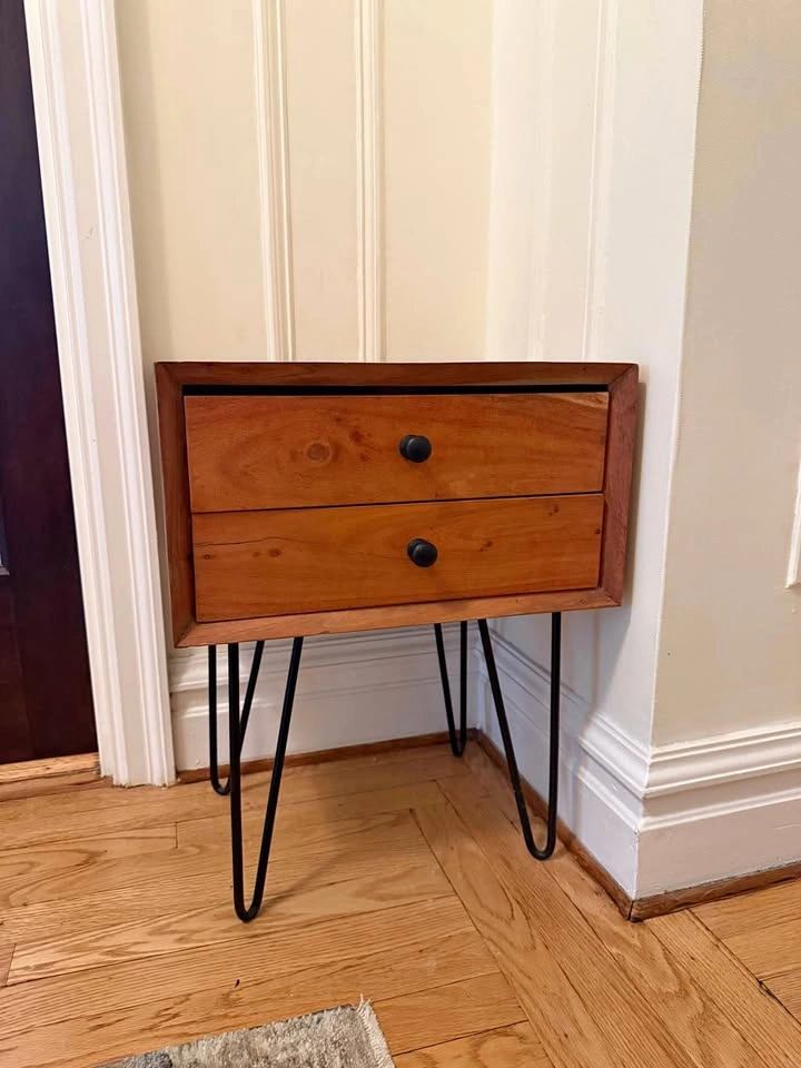 Modern rustic 2-drawer accent table/nightstand
