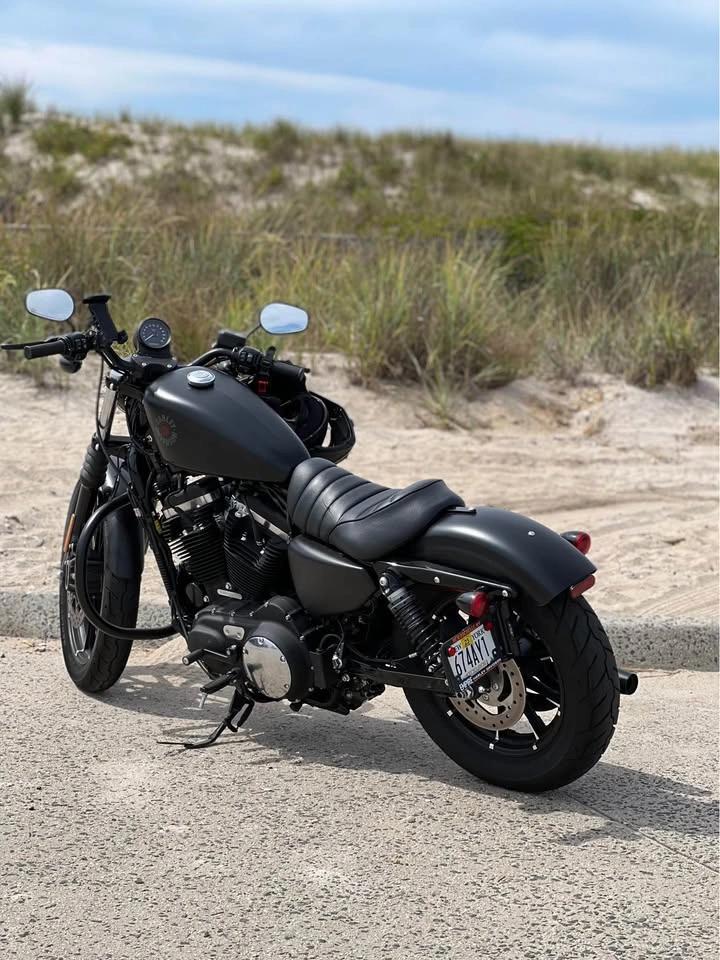 2022 Harley-Davidson Iron 883 – Low Miles, Excellent Condition - photo 3