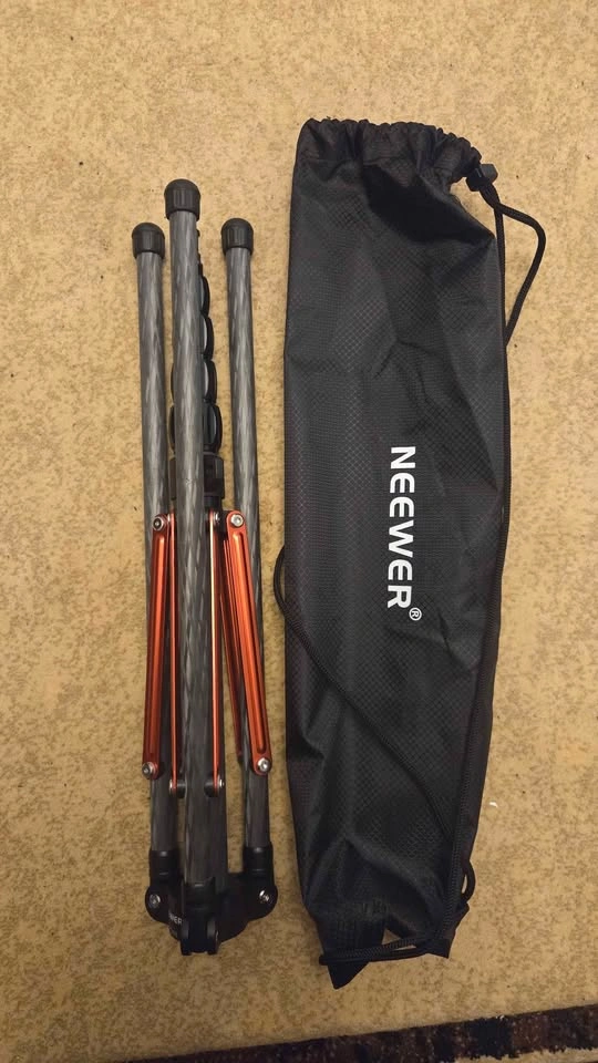 NEEWER Carbon Fiber Light Stand 86.5" with Bag - photo 2