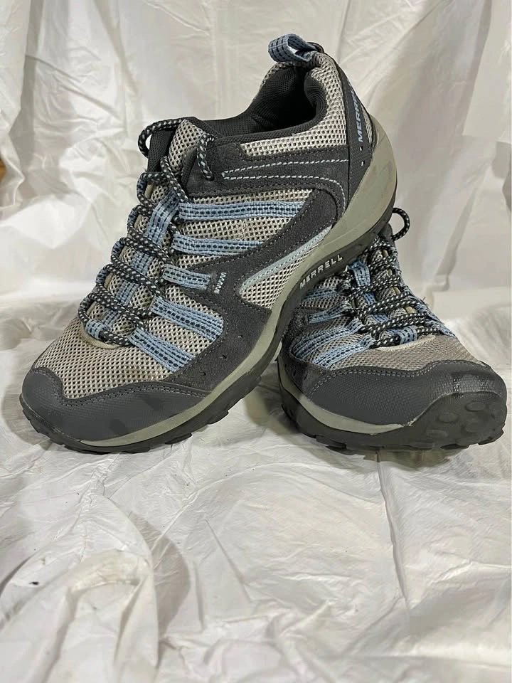 Women’s Merrill, hiking shoes size 8.5