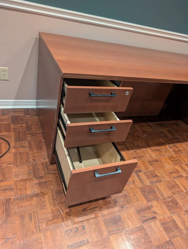 Free delivery - Executive Office Desk with Drawers - photo 3