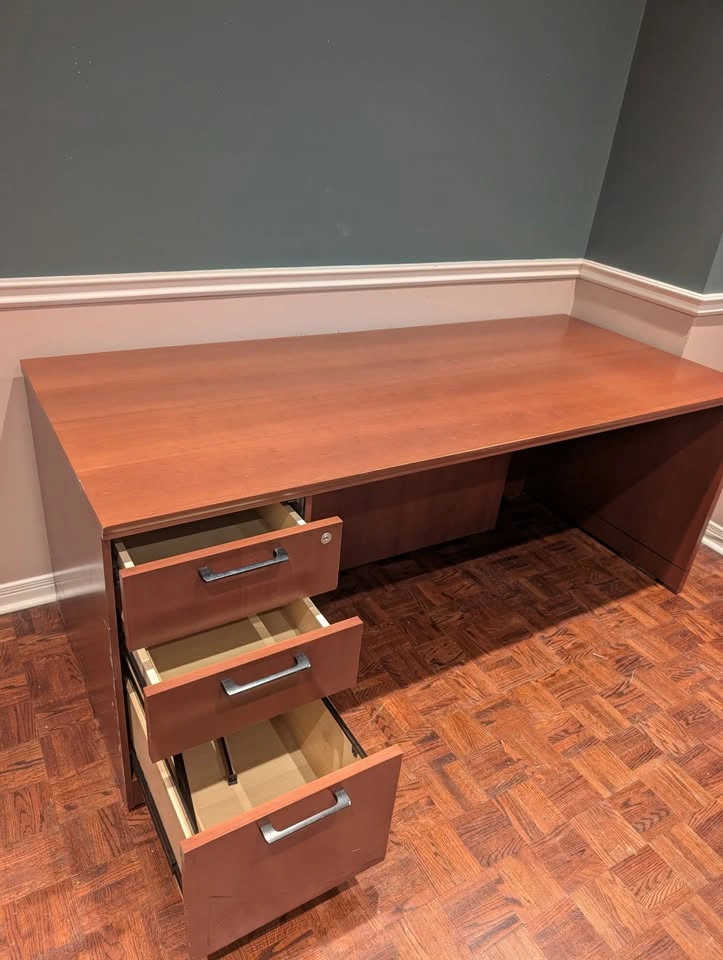 Free delivery - Executive Office Desk with Drawers - photo 5