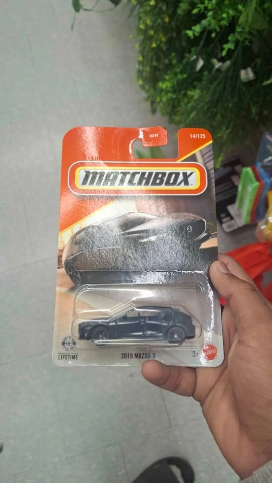 Matchbox and Hot Wheels Die-cast Car Collection - photo 2