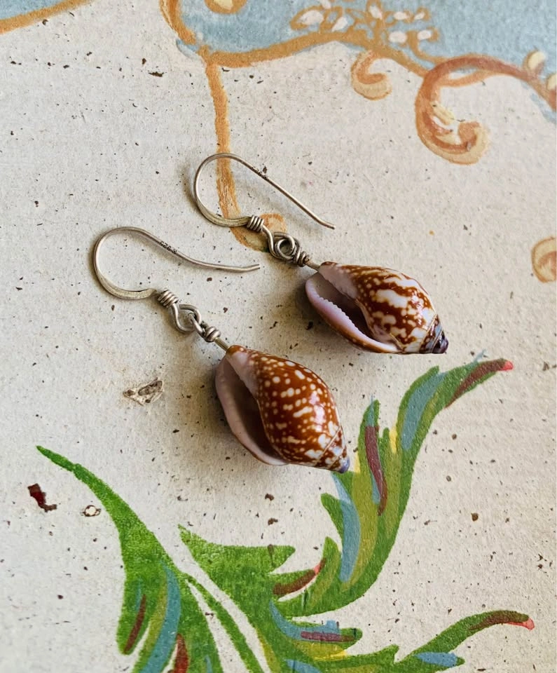 Sweet 1970’s Vintage Natural Sea Shell Earrings On Sterling Silv - photo 2
