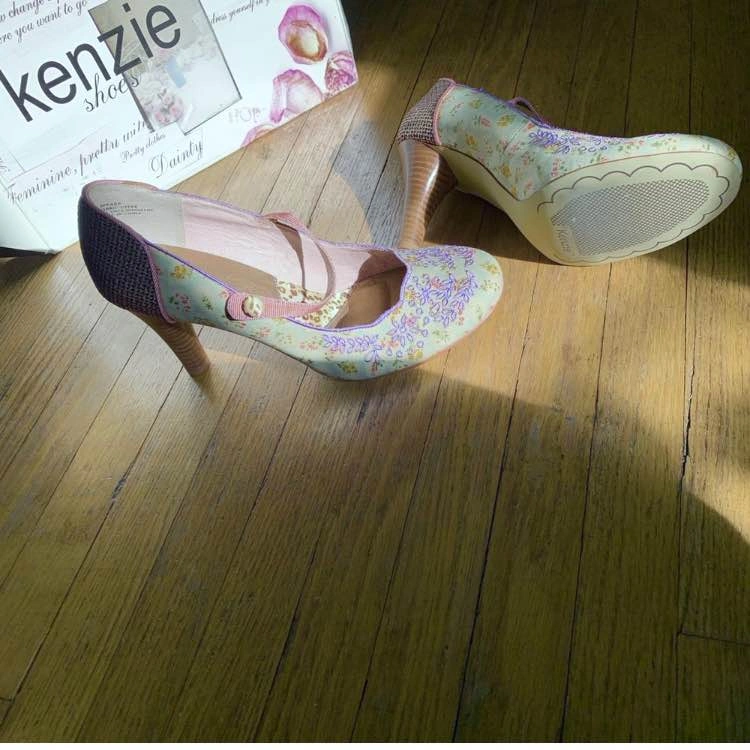 Brilliant Women’s Lavender Embroidered Vintage MaryJanes ‘Kenzie - photo 2