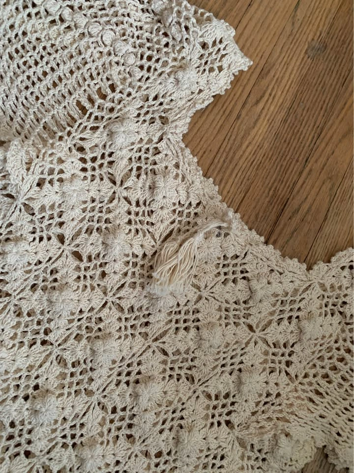 1970’s Genuine Vintage 100% Cotton Crocheted Top - photo 4