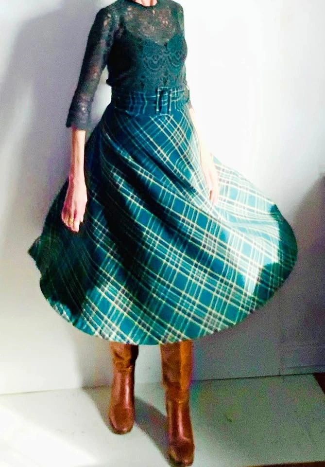Set! Vintage Tartan Blackwatch Plaid Belted Skirt and Green Lace