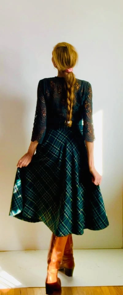 Set! Vintage Tartan Blackwatch Plaid Belted Skirt and Green Lace - photo 2