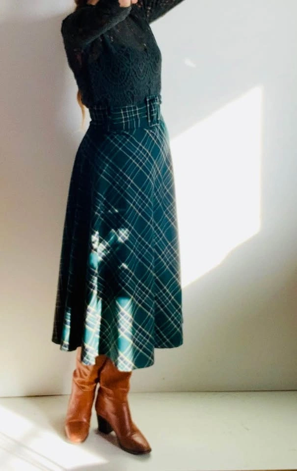 Set! Vintage Tartan Blackwatch Plaid Belted Skirt and Green Lace - photo 3