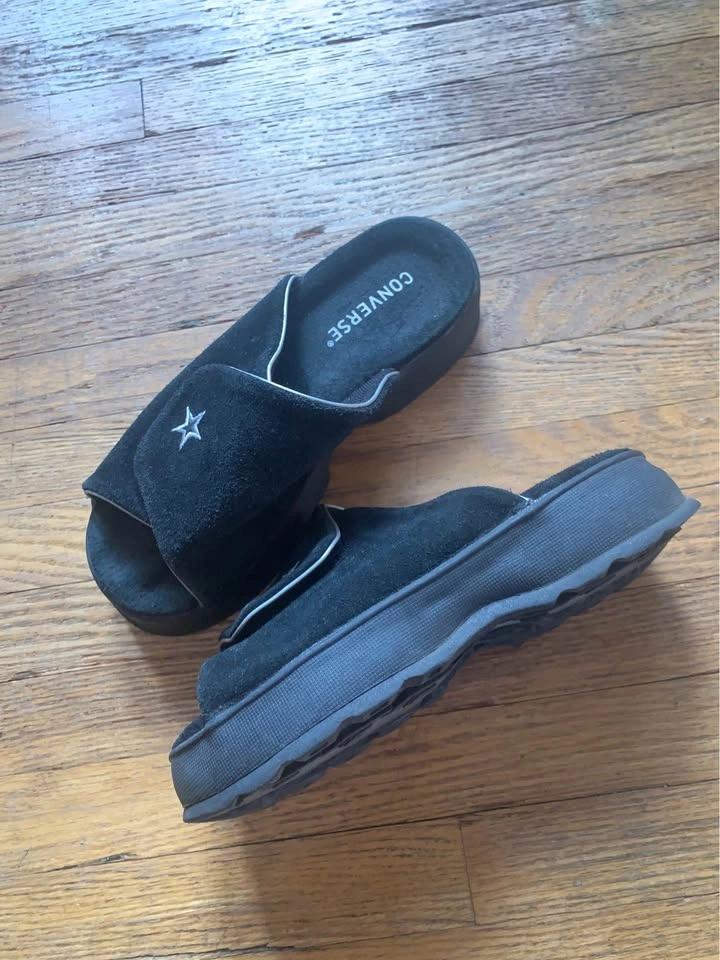 Awesome SUEDE CONVERSE Slide ons, Easy Velcro flap. Sz 7 - photo 3