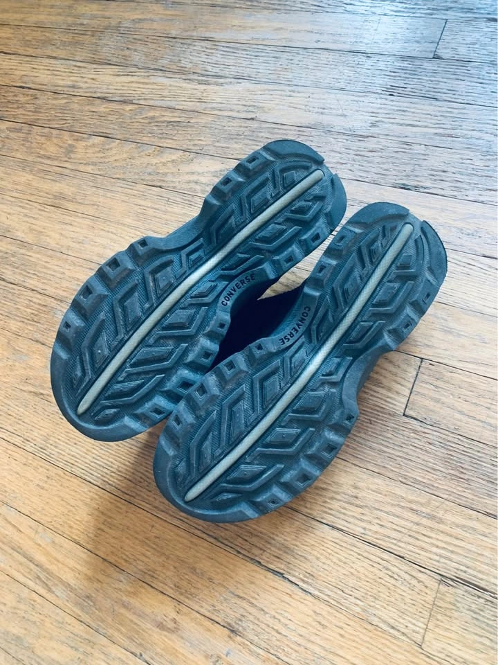 Awesome SUEDE CONVERSE Slide ons, Easy Velcro flap. Sz 7 - photo 4
