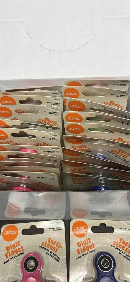 24 fidget spinners ($10 for all) - photo 3