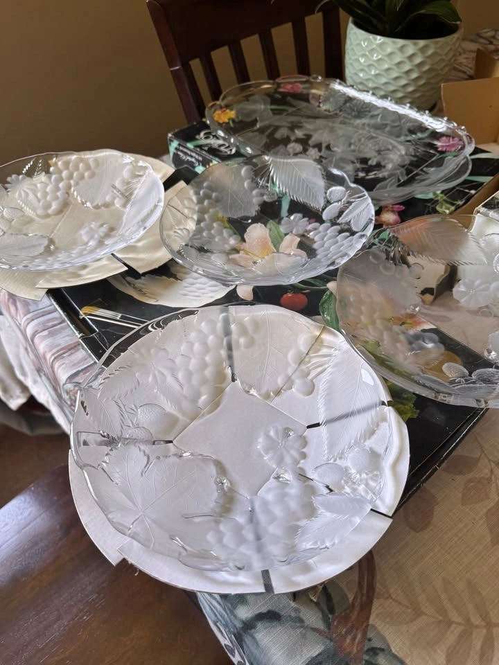 Savior vivre crystal serving bowl and 4 individual plates - photo 2