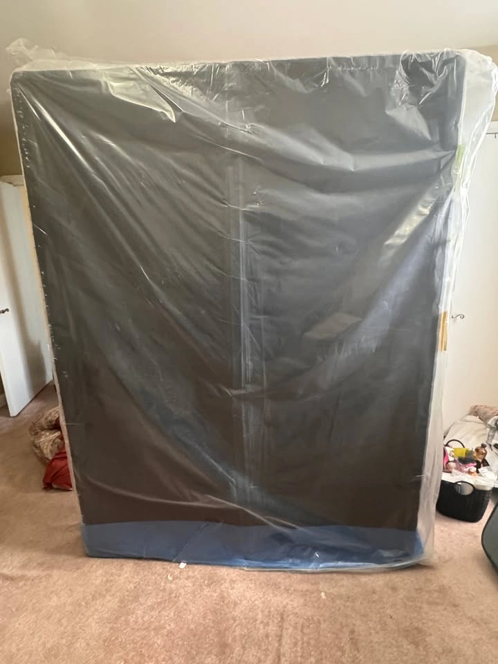 Queen size box spring - photo 3