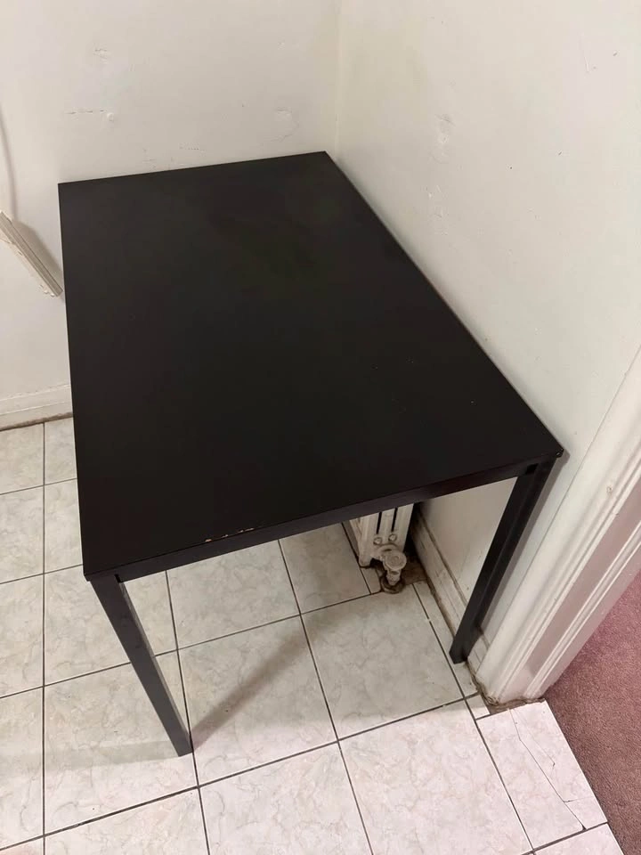 IKEA table - photo 4