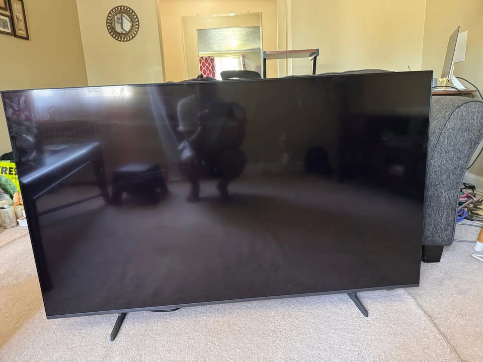 Samsung 55" 4K UHD HDR LED Smart TV (UN55U8000FFXZC) 2025 - photo 4