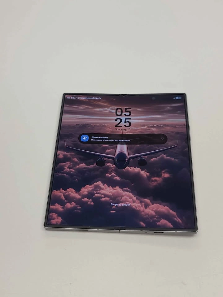 Samsung Z Fold 6 – 256GB – Silver Shadow (Grey) - photo 3