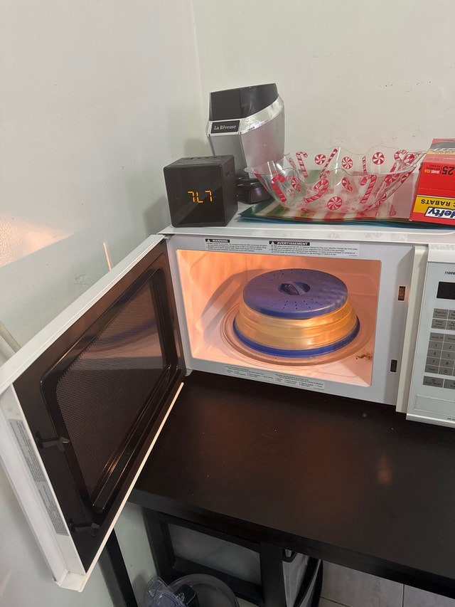 Panasonic Microwave Oven, White - photo 2
