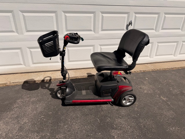 Mobility Scooter - BRAND NEW BATTERY - photo 2