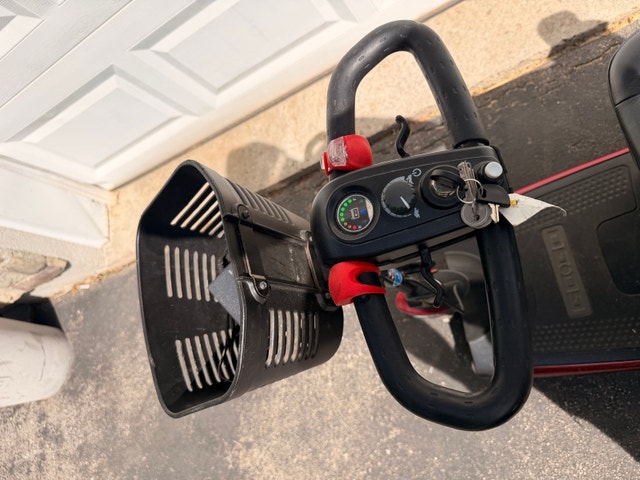 Mobility Scooter - BRAND NEW BATTERY - photo 4