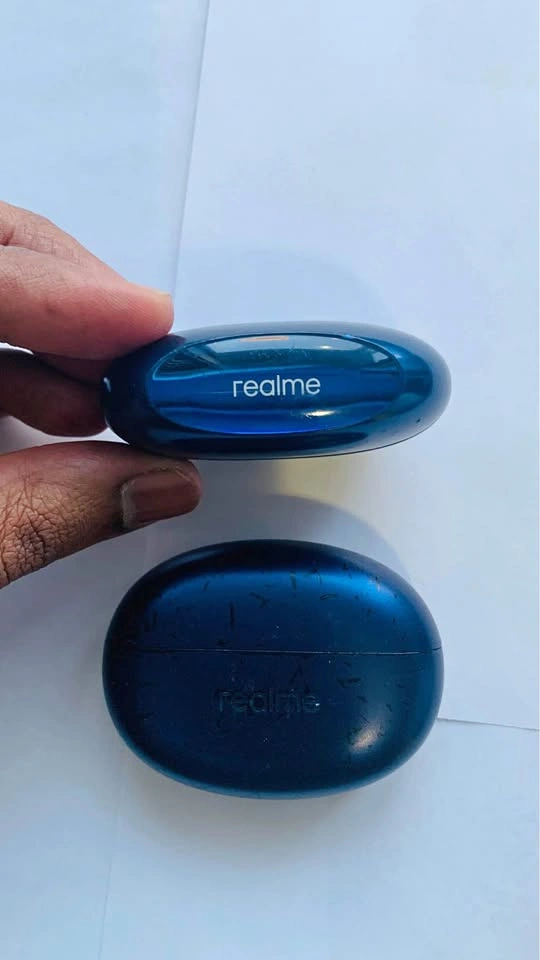 Realme Buds Air 3 earbuds charging case