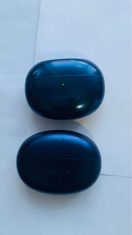 Realme Buds Air 3 earbuds charging case - photo 2