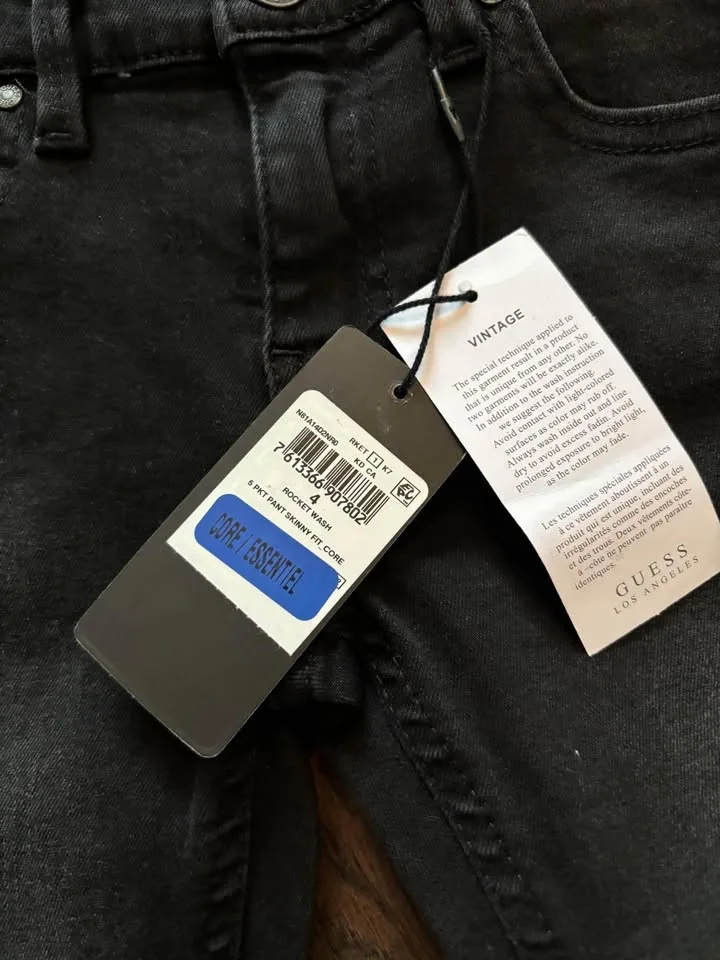 Brand new girls GUESS denim jeans SIZE 4 toddler image indicator(4)
