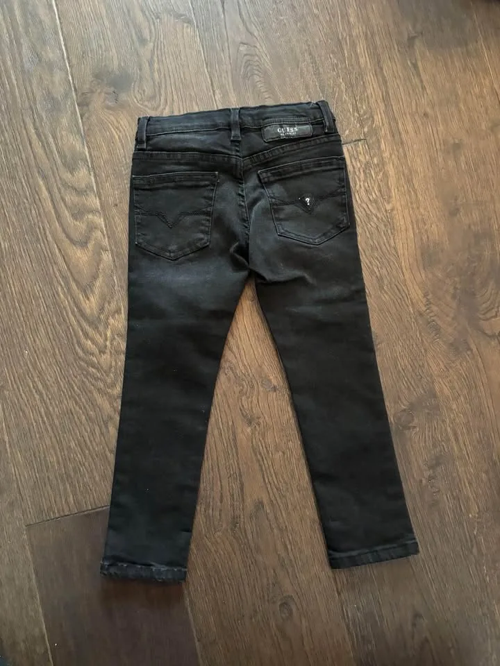 Brand new girls GUESS denim jeans SIZE 4 toddler image indicator(5)
