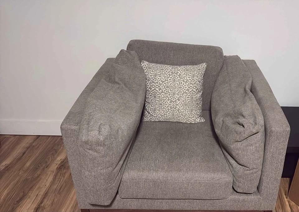 3 seater couch and small arm chair - photo 2