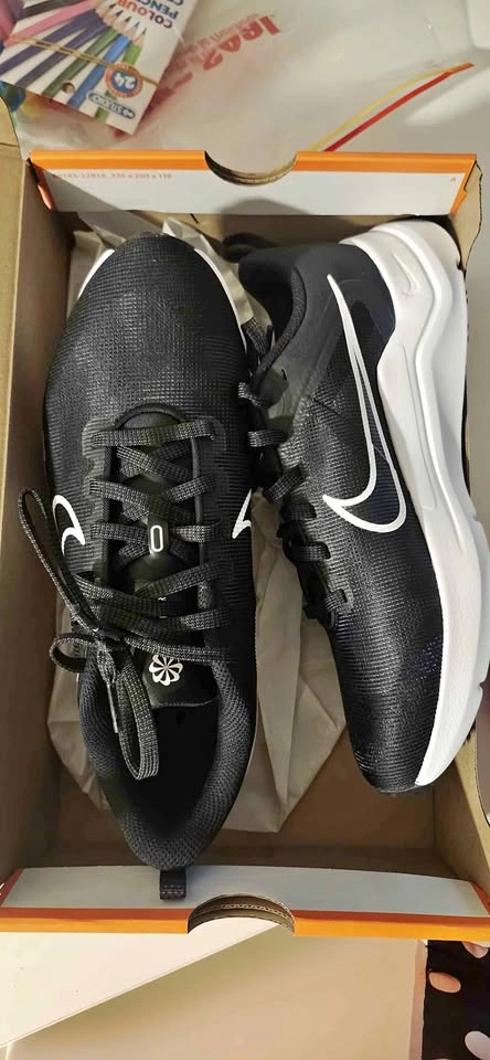 Unisex Brand new sneaker