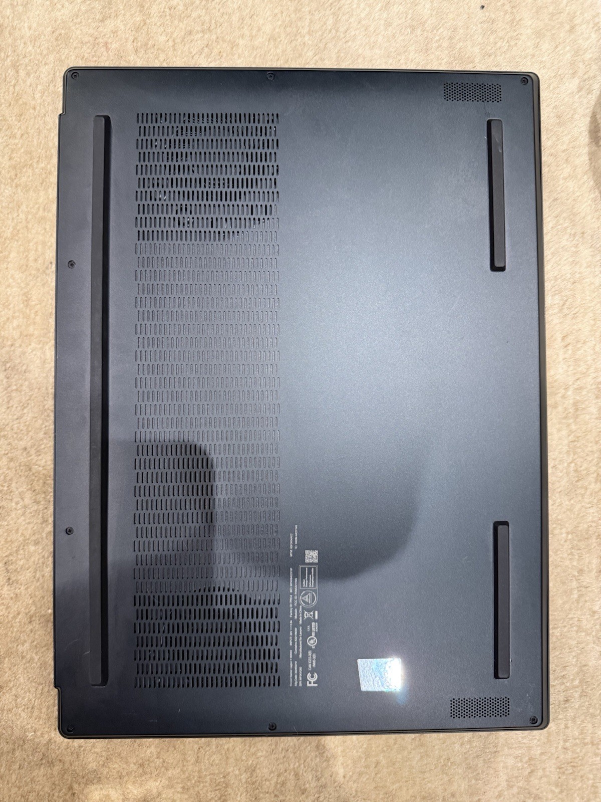 Lenovo Legion 7i 16” (240Hz) RTX 4070 32GB 1TB - Broken Spacebar - photo 3