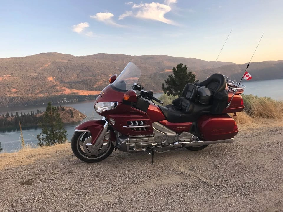 2002 Honda Goldwing GL1800 - photo 2