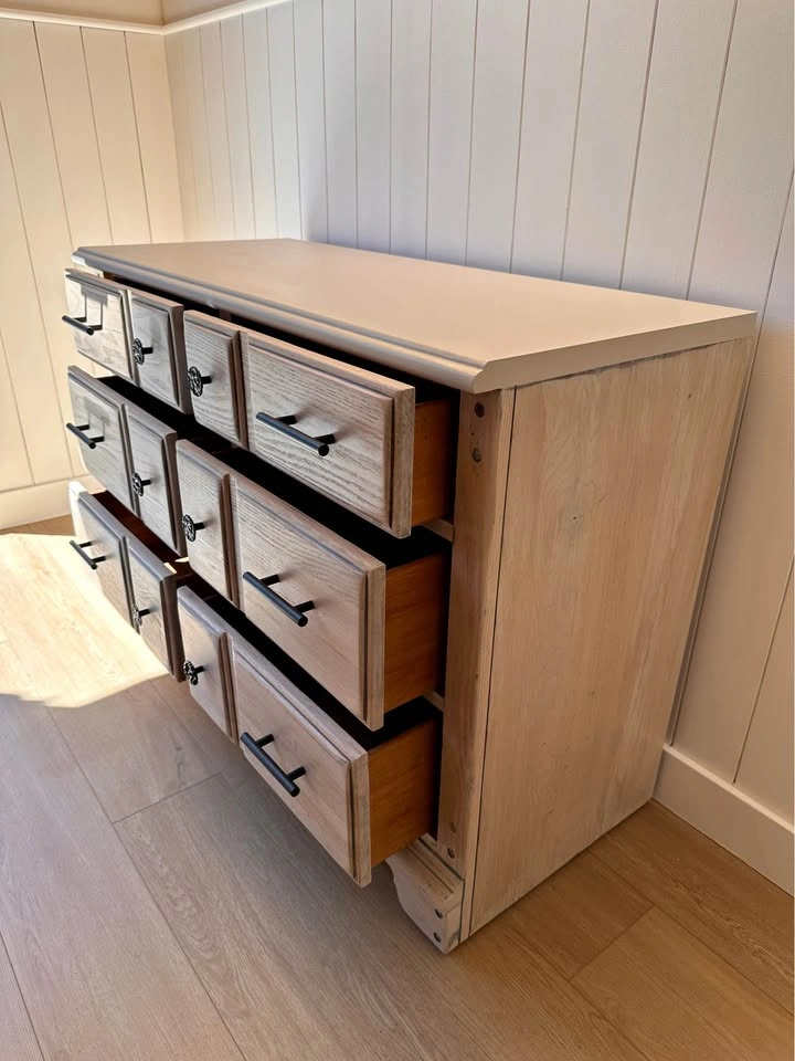 SOLID WOOD DRESSER – REFINISHED MODERN FARMHOUSE STYLE - photo 4