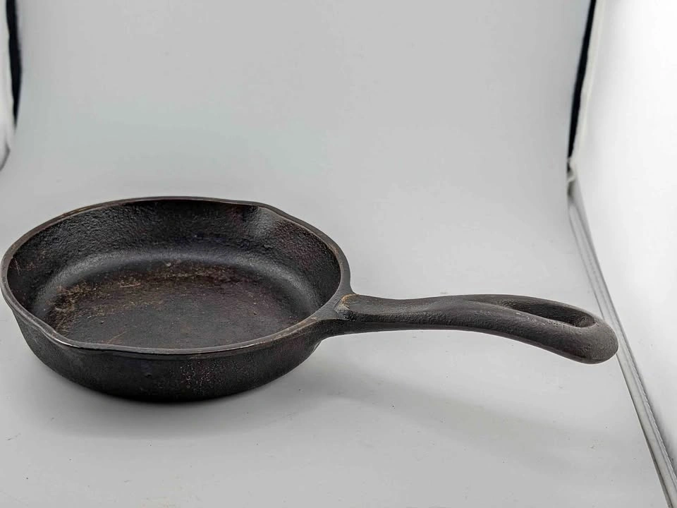 Wagner’s 1891 Original Cast Iron Skillet 6.5"