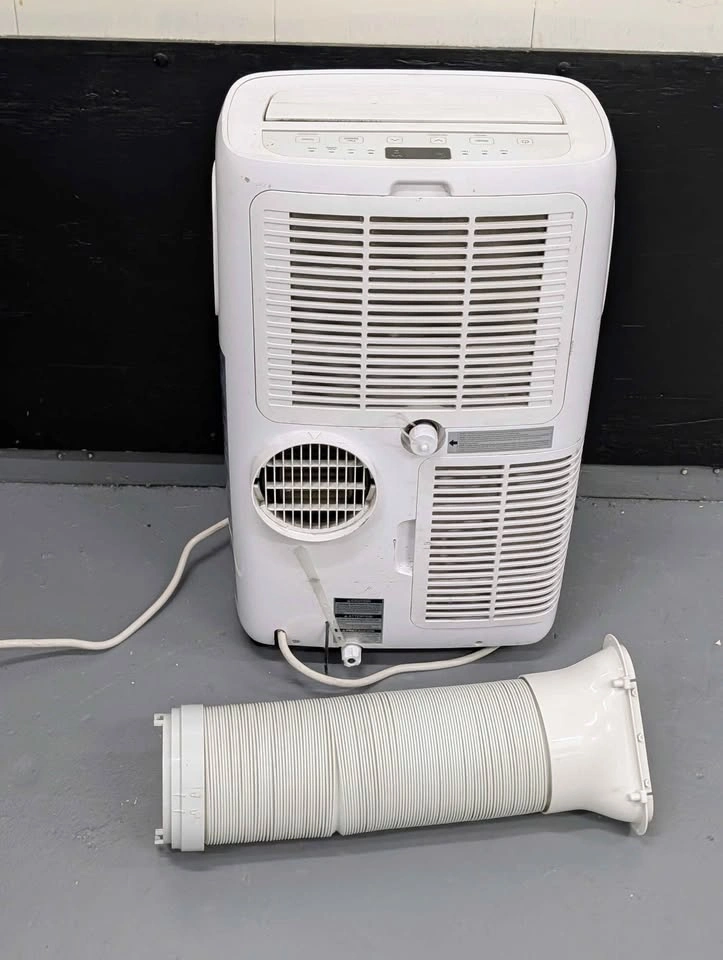 LG Portable Air Conditioner 7,000 BTU w/ Exhaust Hose - photo 2