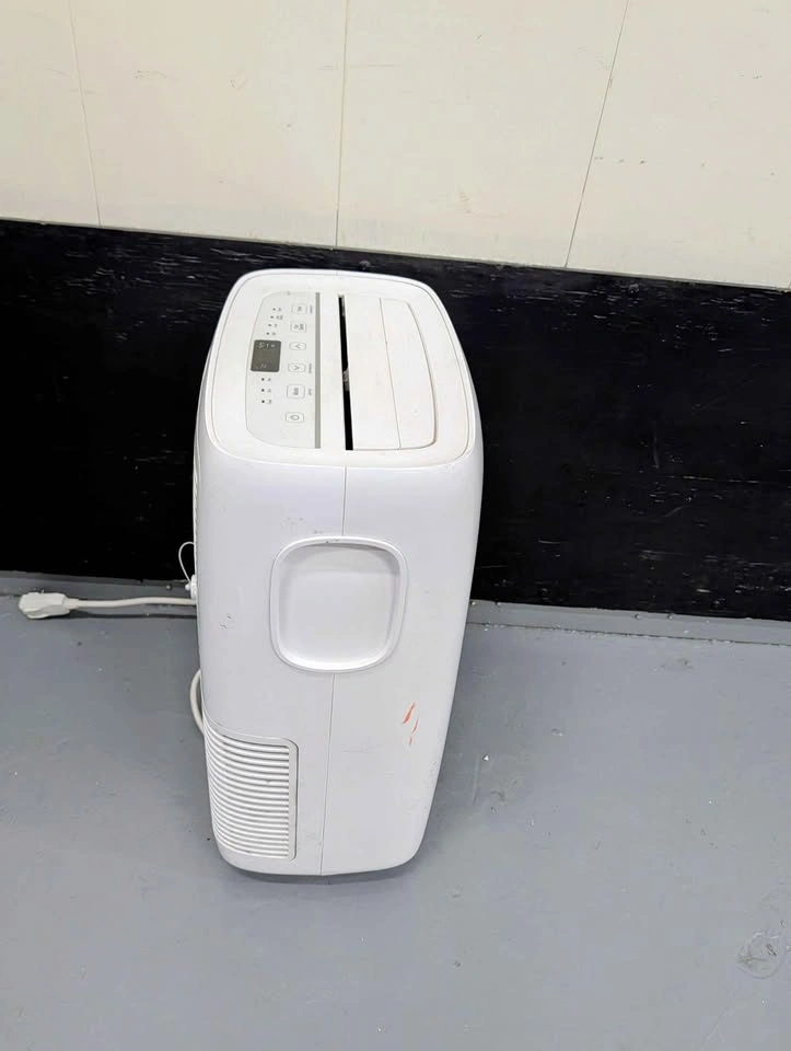 LG Portable Air Conditioner 7,000 BTU w/ Exhaust Hose - photo 4