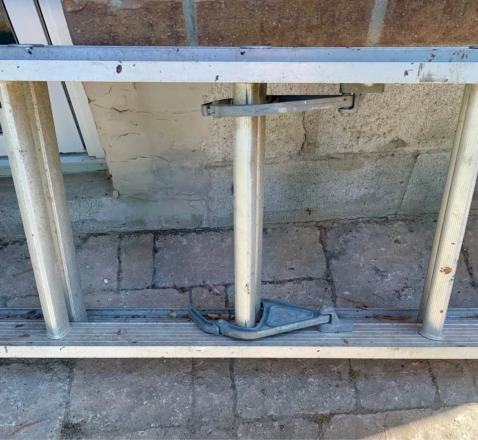 24 ft. Aluminum Extension Ladder (2-Section) - photo 3