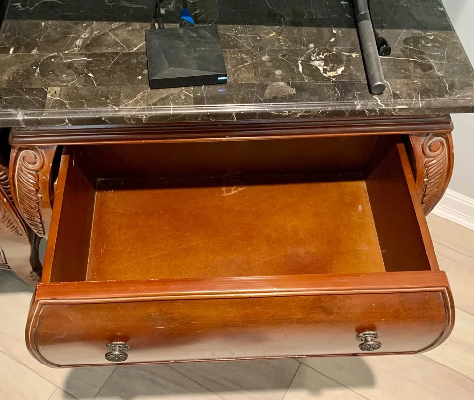 Pair of Vintage Bombay Company Nightstands / Chests - photo 3