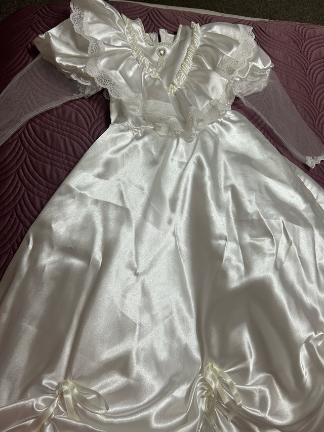White Satin Flower Girl Dress - photo 2